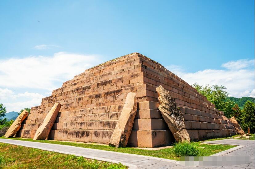 中国4座金字塔式大墓，最神秘的一座被写进小说，可惜都被盗过867 / 作者:aygx / 帖子ID:130297