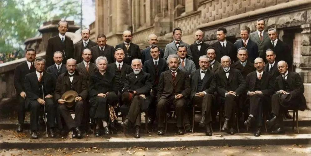 科学的尽头是神学？让科学家不安的双缝干涉实验，究竟是什么？232 / 作者:刘moon / 帖子ID:129861