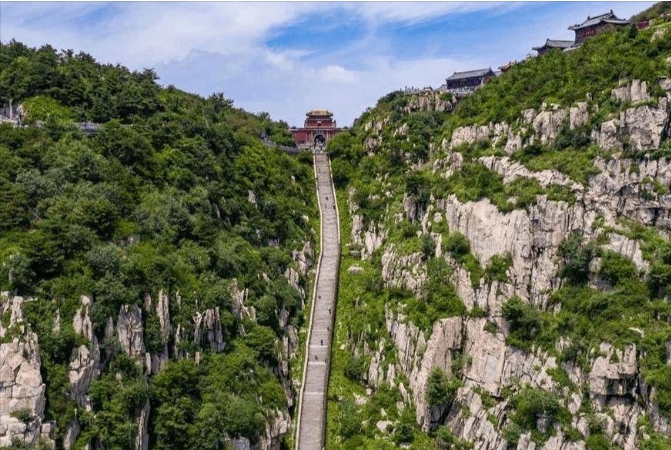 泰山竟然是地府入口？当地人：所以我们爬泰山时从来不敢乱说话5 / 作者:断翅小蝶腥 / 帖子ID:129371