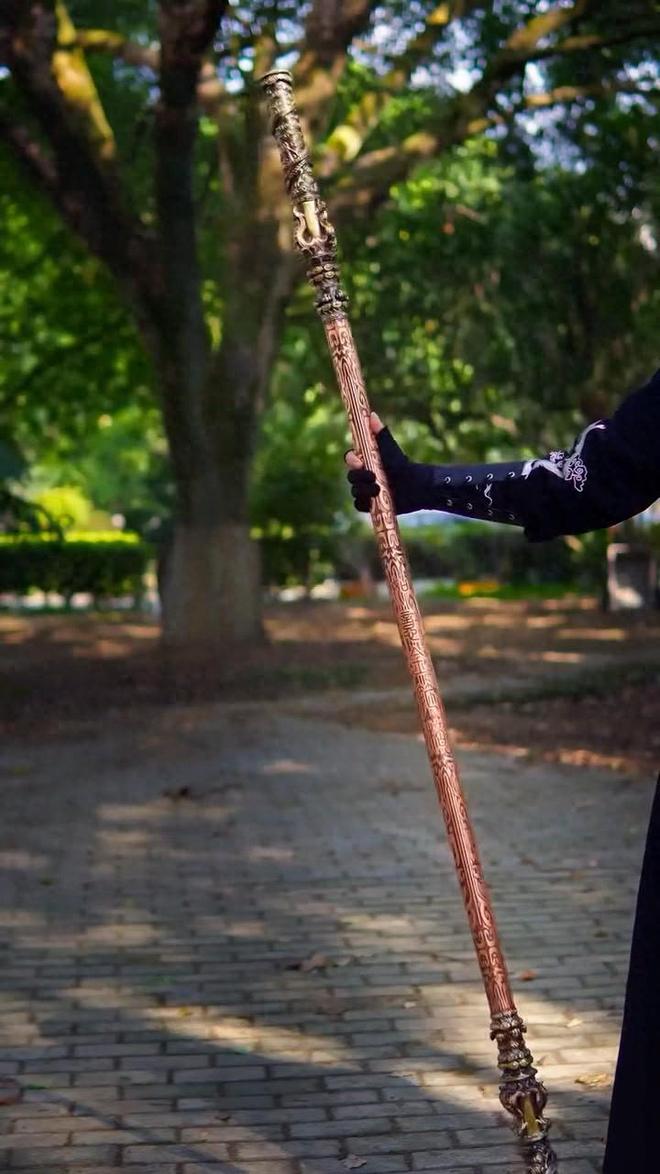 一根30万公里长的棍子挥舞时，末端速度能否超过光速？798 / 作者:单丁鹤纷 / 帖子ID:130879