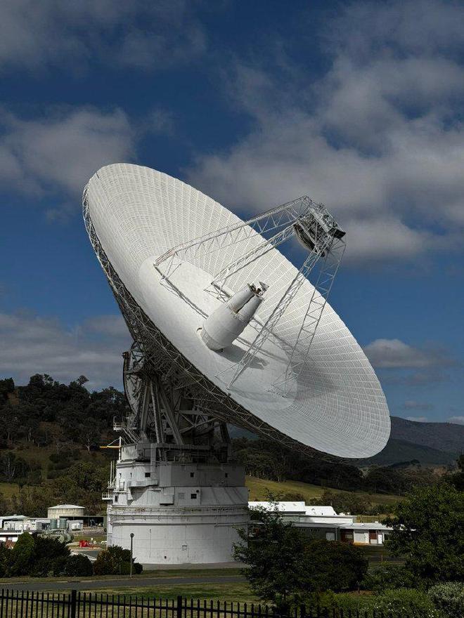 旅行者一号如何与地球保持联系？距离254亿公里的通讯技术解析249 / 作者:单丁鹤纷 / 帖子ID:130885