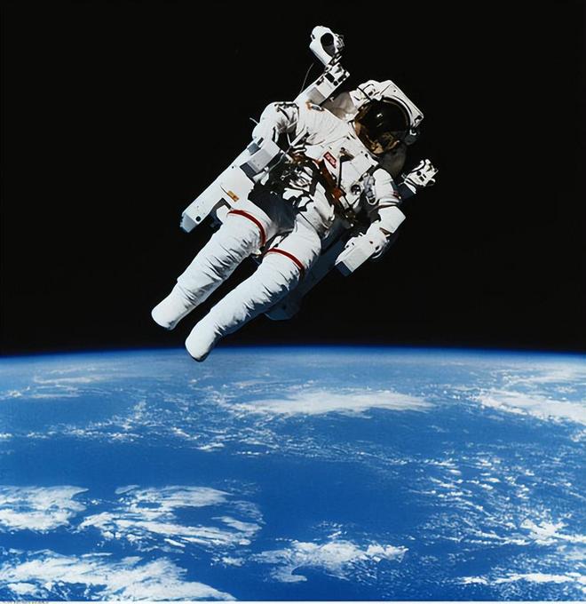 最恐怖太空照片：宇航员不敢说的真相与全景效应的惊人内幕486 / 作者:单丁鹤纷 / 帖子ID:130902