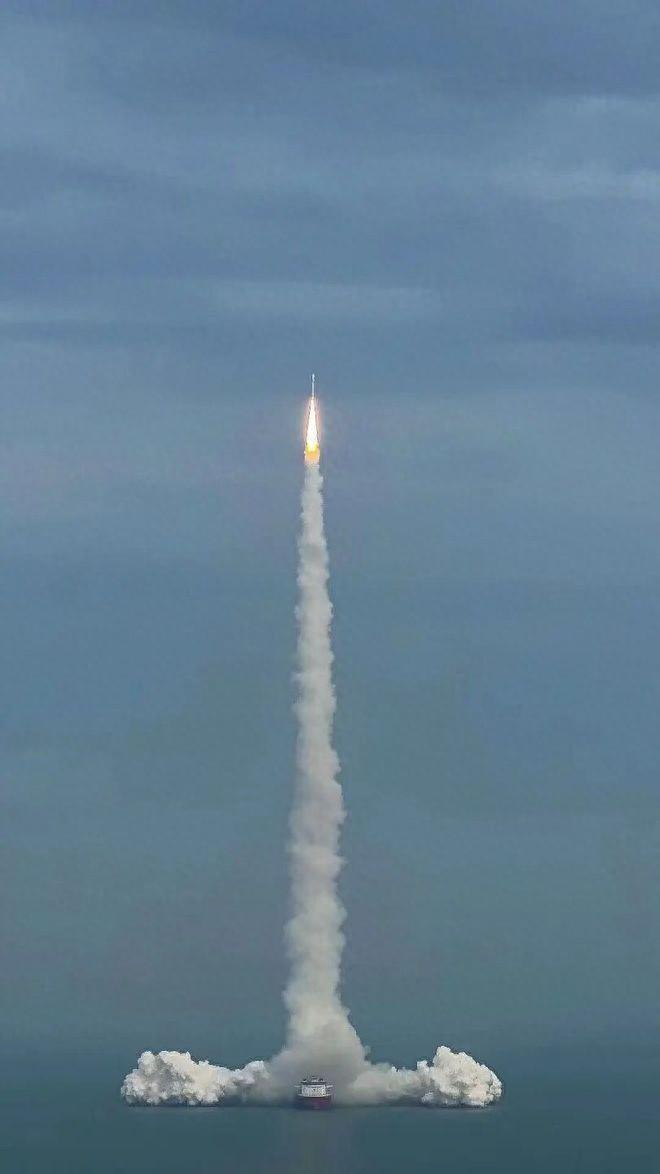 光子为何无需加速即可达到每秒30万公里？揭秘其动力来源114 / 作者:单丁鹤纷 / 帖子ID:130931