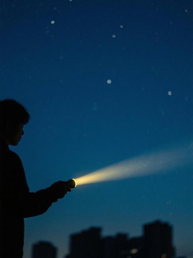 光子为何无需加速即可达到每秒30万公里？揭秘其动力来源670 / 作者:单丁鹤纷 / 帖子ID:130931