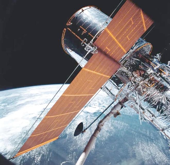 哈勃望远镜深空场震撼揭示：一张照片捕捉十万星系816 / 作者:单丁鹤纷 / 帖子ID:130932