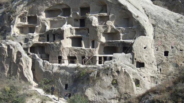 千古之谜“古崖居”：爷爷建房，孙子才能住的奇特传统695 / 作者:张立武 / 帖子ID:131199