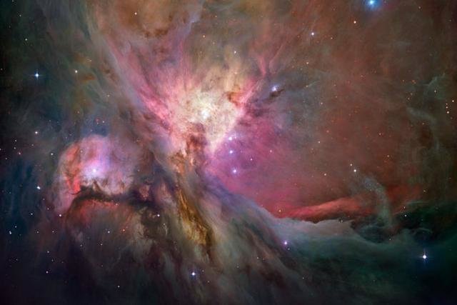 距离地球7000光年,著名的创世之柱老鹰星云的另外一个角度的照片