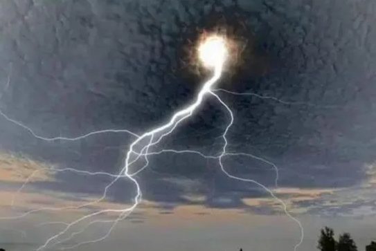 自然现象_自然现象有哪些725 / 作者:UFO爱好者 / 帖子ID:97295