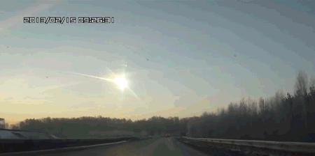 是UFO在保护地球？2013年一颗小行星袭击地球，在空中爆炸解体34 / 作者:UFO爱好者 / 帖子ID:115884