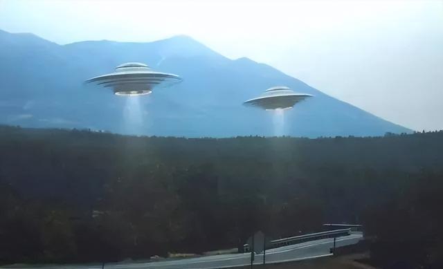 UFOɶҹգٶȺܿ죬ɫâҹ250 / :UFO / ID:117749