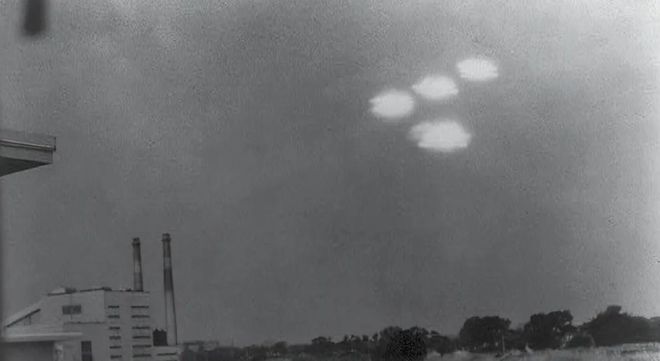 1952껪ʢٷɵ¼Ⱥ֣սҲ׷538 / :UFO / ID:118089